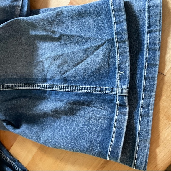 Cowgirl Tuff XL 32X29 Midrise, 5 Pocket, Whiskered, Bootcut Jeans, American Flag - Picture 10 of 16